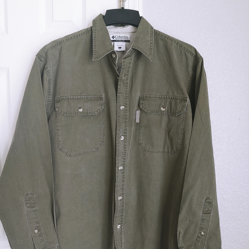 Men / Green shirt
